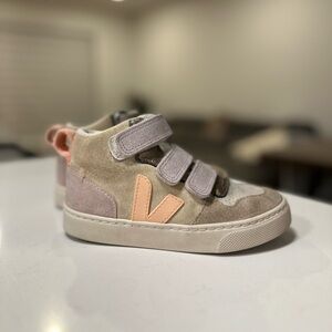 Veja v10 mid shoes kids size 11